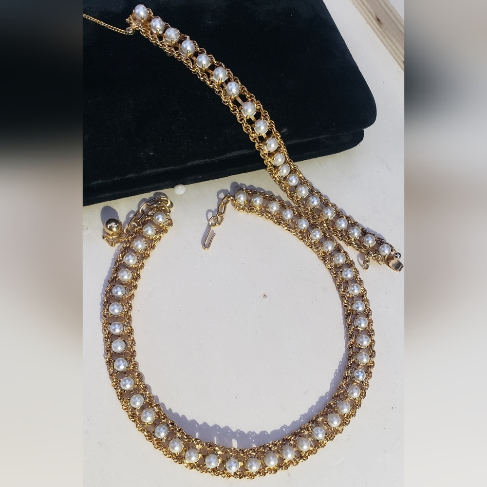 Hobé elegant gold and pearl jewelry set